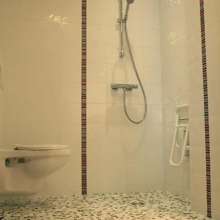 Maison Addama 3* Neyron
